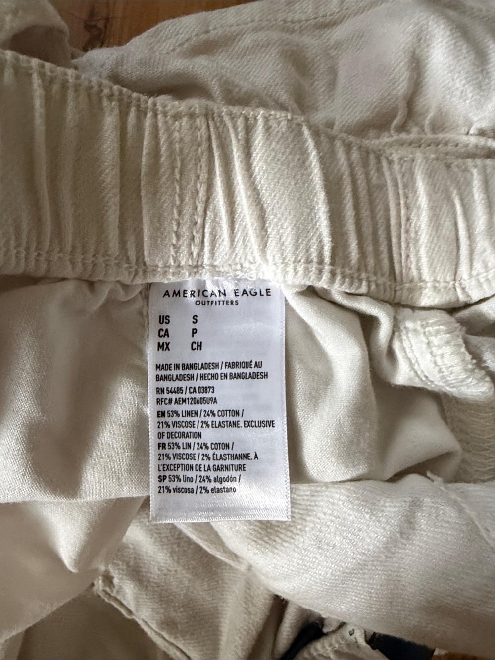 AE Women’s Cream Ruffle Drawstring Shorts - Picture 2 of 3